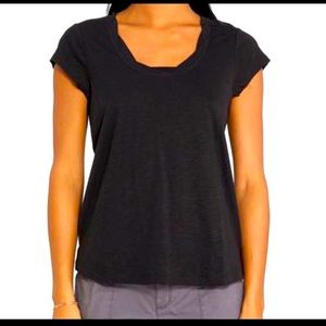 Social Standard By Sanctuarty Women's Amber Scoop Neck Black Tee